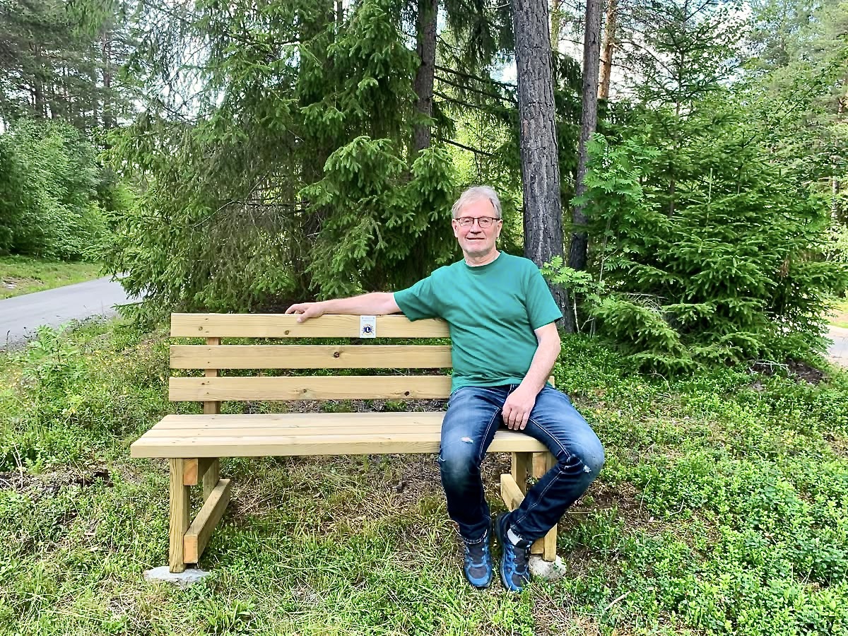 Fine benker til turgåere